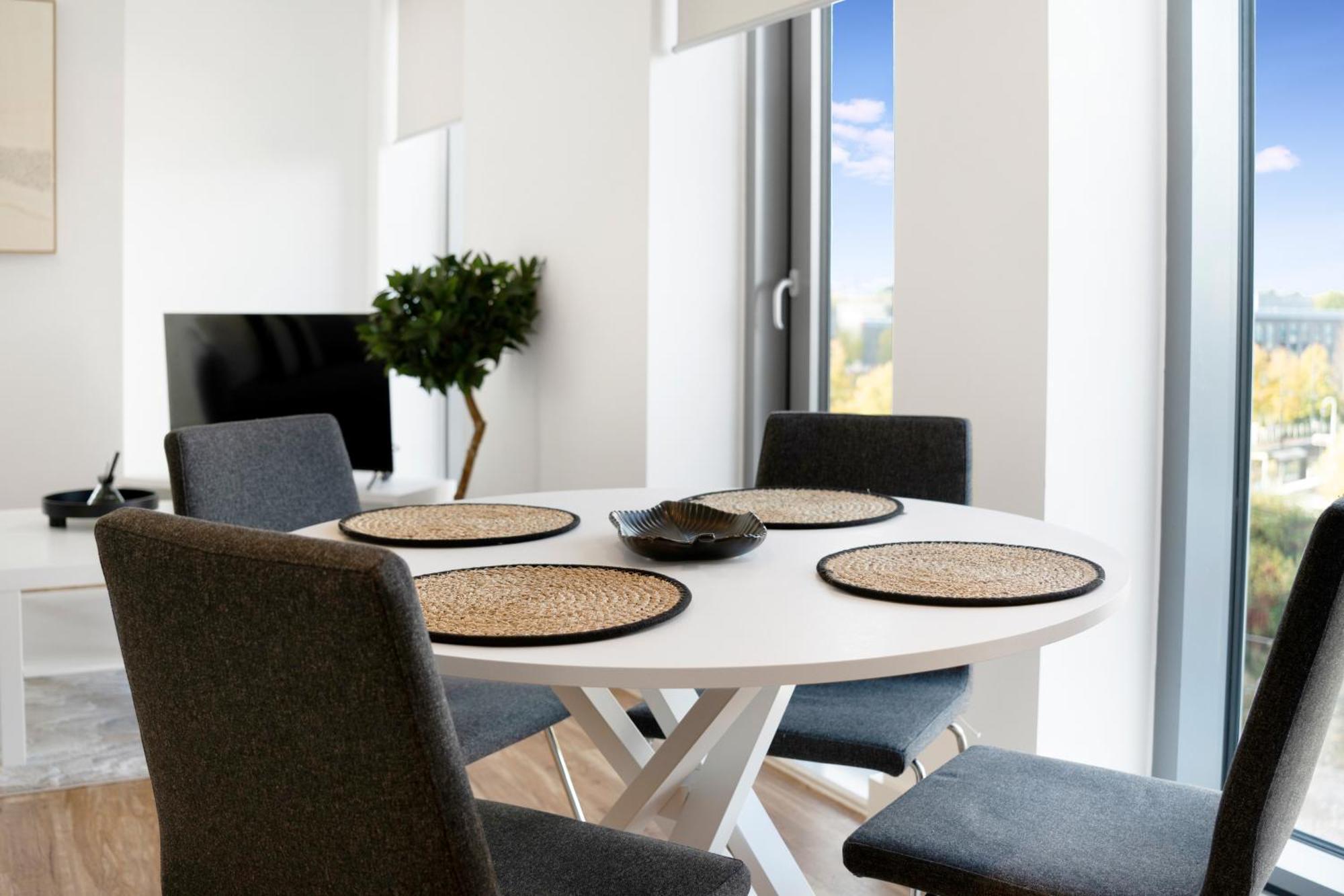 Luxury 2br In Media Apartment